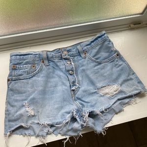 Levi’s 501 Shorts | Size 27 | Light Wash